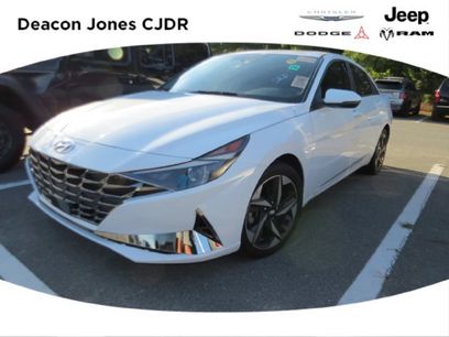Used 2022 Hyundai Elantra SEL w/ Convenience + Premium Package