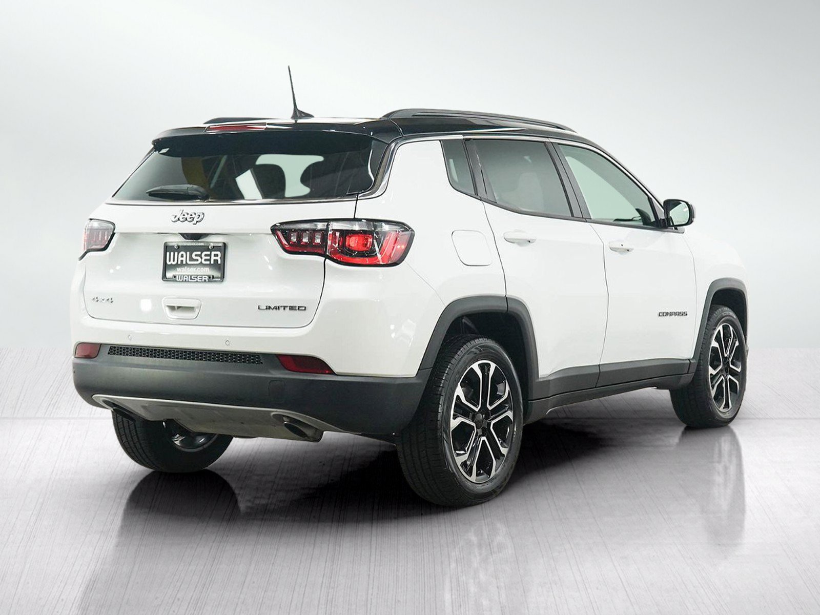 Used 2023 Jeep Compass Limited AWD/4WD image 5