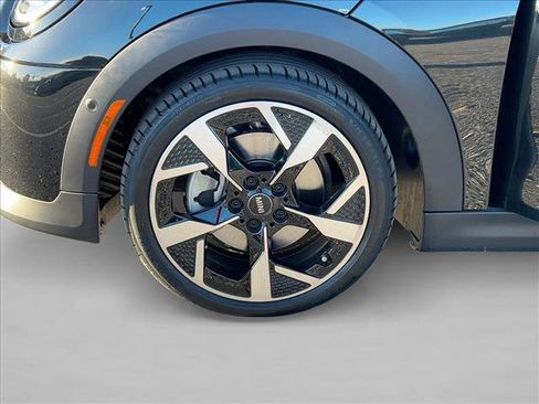 Certified 2025 MINI Cooper S image 24