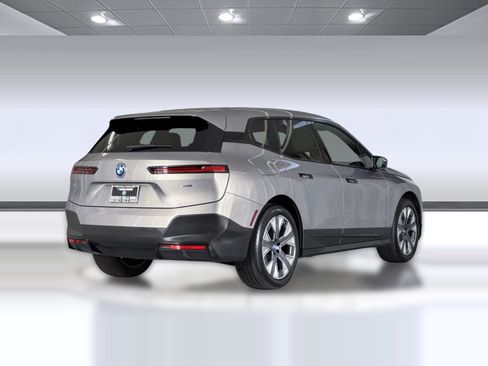 Used 2025 BMW iX xDrive50 w/ Premium Package AWD/4WD image 8