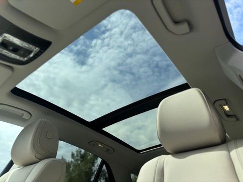 Used 2025 Mercedes-Benz GLE 450 4MATIC image 58