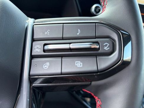 Used 2024 Chevrolet Colorado Z71 w/ Z71 Convenience Package 2 image 7