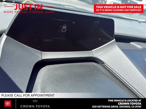 Used 2026 Toyota Prius XLE FWD image 5