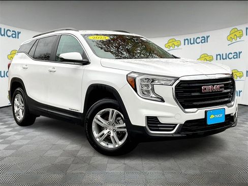 Used 2023 GMC Terrain SLE w/ Driver Convenience Package image 1
