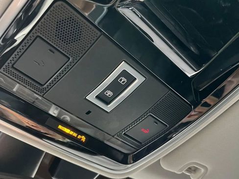 Used 2016 Land Rover Range Rover Sport SE image 15