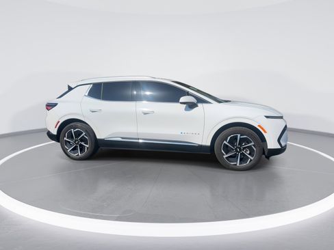 Certified 2025 Chevrolet Equinox EV LT w/ Convenience Package image 10