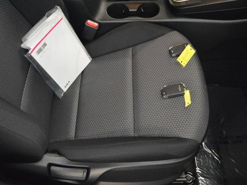 Used 2025 Kia Soul LX image 5