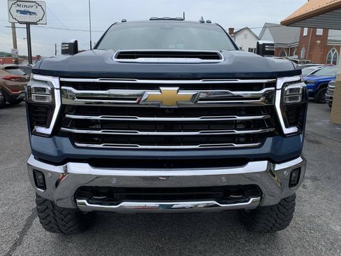 Used 2024 Chevrolet Silverado 2500 LTZ w/ LTZ Premium Package AWD/4WD image 8
