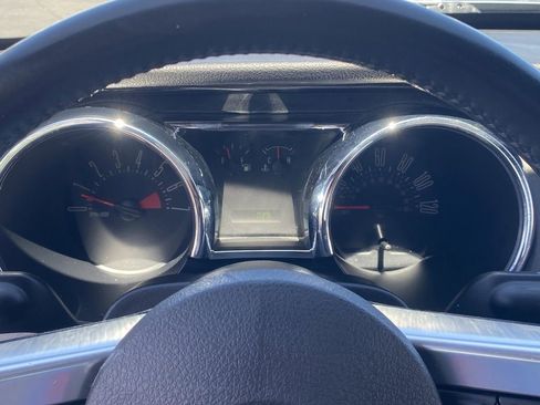 Used 2006 Ford Mustang Convertible RWD image 31
