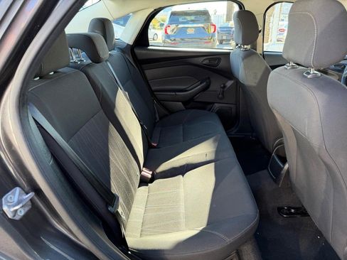 Used 2015 Ford Focus S image 32