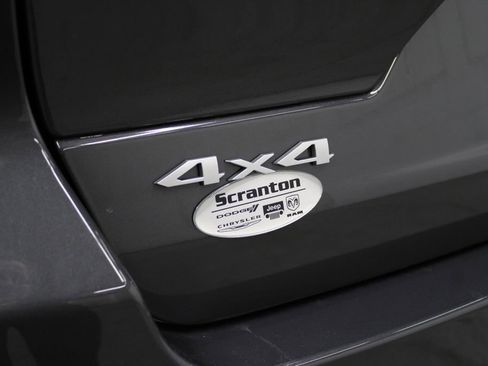 New 2025 Jeep Grand Cherokee Limited w/ Luxury Tech Group II image 42