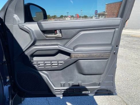 Certified 2025 Toyota Tacoma Limited AWD/4WD image 22