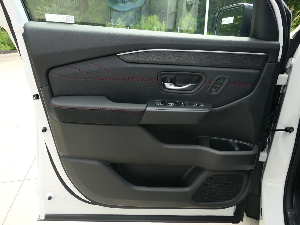 New 2026 Honda Pilot Black Edition image 14