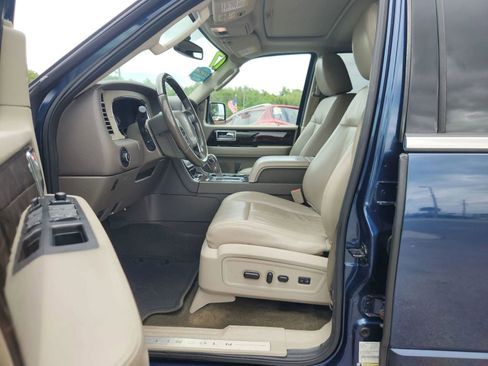 Used 2017 Lincoln Navigator L Select RWD image 9