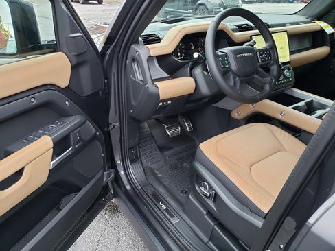 New 2026 Land Rover Defender 130 V8 image 9