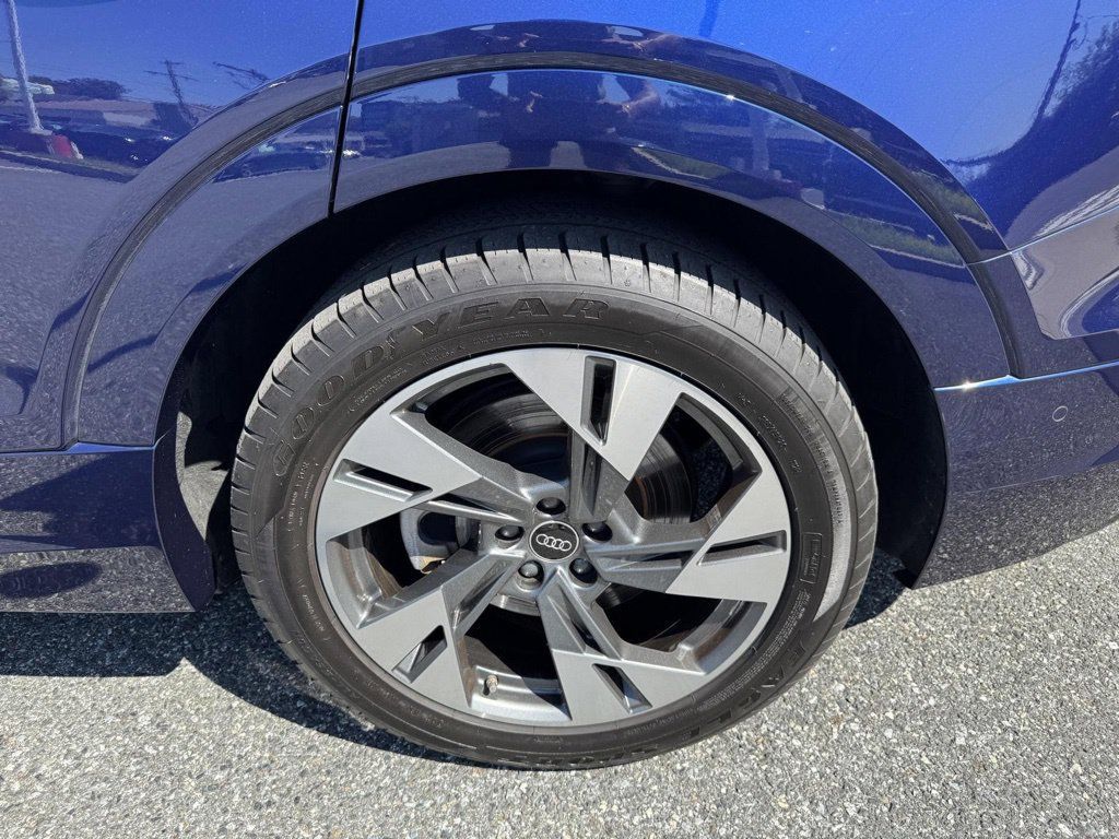 Used 2022 Audi e-tron Premium AWD/4WD image 9