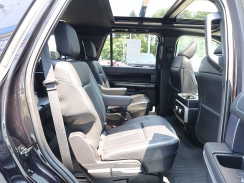 Used 2021 Ford Expedition XLT AWD/4WD image 37