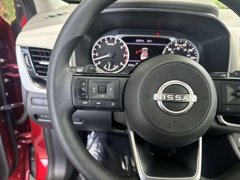 Used 2023 Nissan Rogue SV FWD image 16