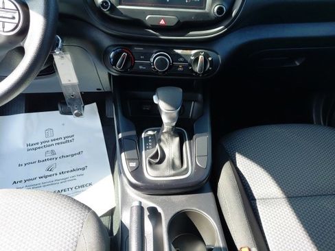 Certified 2025 Kia Soul LX w/ LX Technology Package image 13