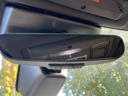 Used 2020 Land Rover Discovery SE image 39