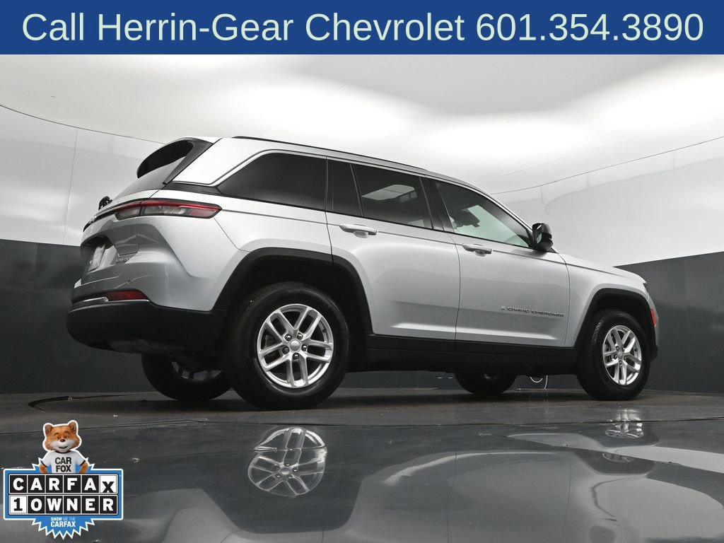 Used 2025 Jeep Grand Cherokee Laredo X w/ Luxury Tech Group I RWD image 42