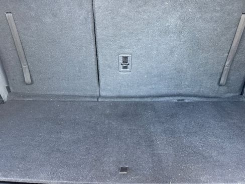 Used 2022 Toyota Highlander XLE image 18