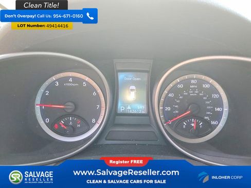 Used 2014 Hyundai Santa Fe GLS image 12