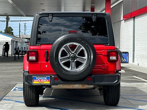 Used 2020 Jeep Wrangler Unlimited Sahara AWD/4WD image 5