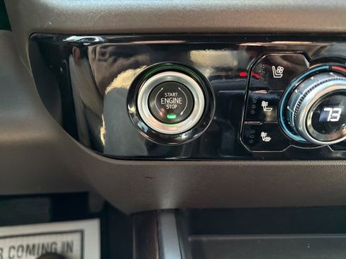 Used 2022 GMC Sierra 1500 SLT w/ SLT Convenience Package image 40