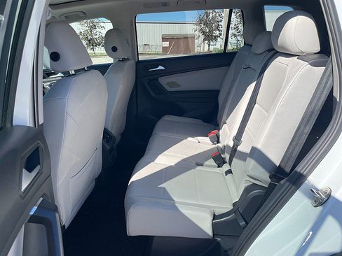 Used 2021 Volkswagen Tiguan SEL image 29