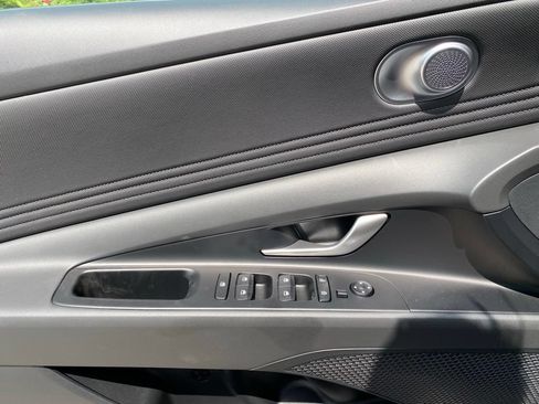 New 2026 Hyundai Elantra Limited FWD image 21