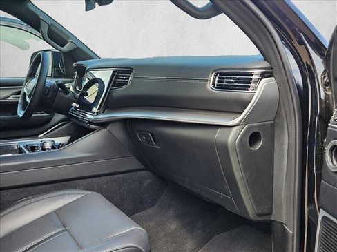 Used 2025 Jeep Wagoneer L Series II w/ Premium Group I image 20