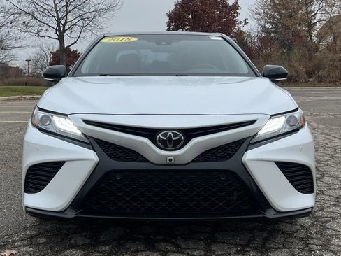 Used 2018 Toyota Camry XSE image 9
