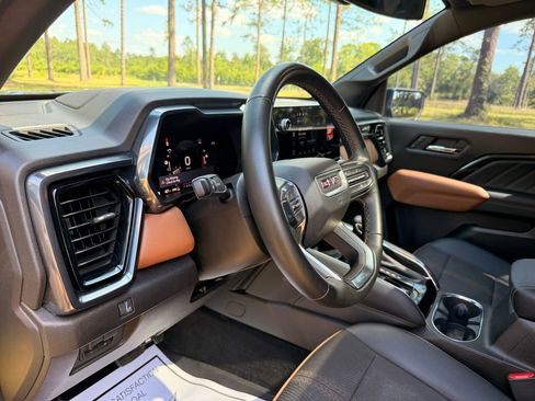Used 2023 GMC Canyon AT4 w/ Technology Package AWD/4WD image 13