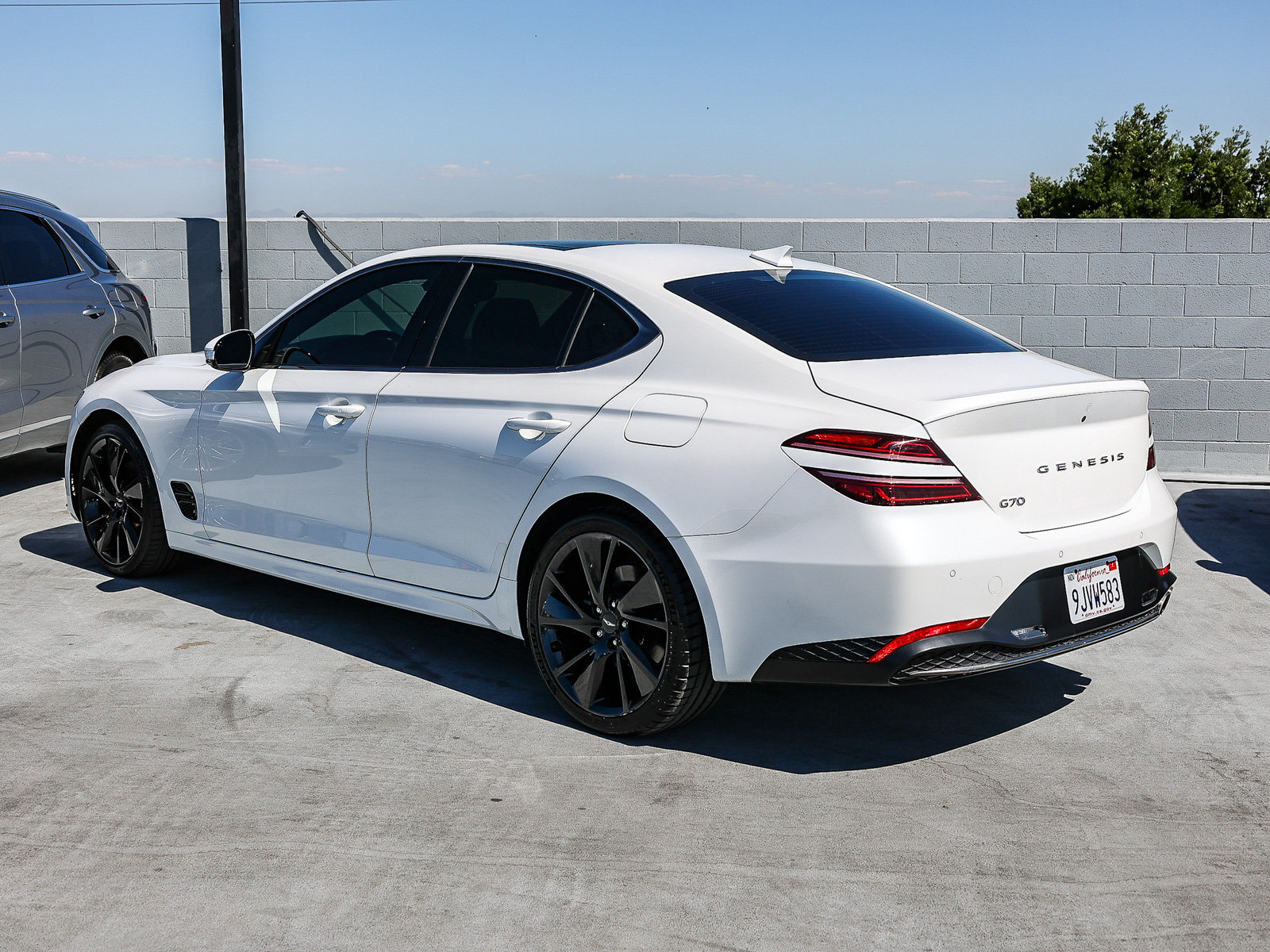 Used 2023 Genesis G70 2.0T w/ Sport Prestige Package RWD image 6