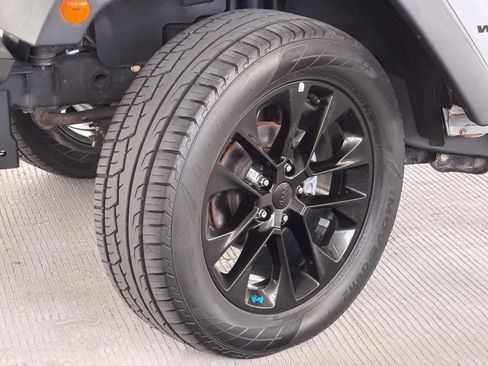 Used 2014 Jeep Wrangler Sport w/ Connectivity Group AWD/4WD image 14