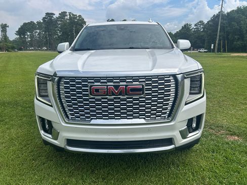 Used 2023 GMC Yukon Denali w/ Denali Reserve Package AWD/4WD image 3