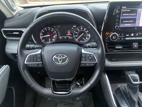 Used 2021 Toyota Highlander Limited image 13