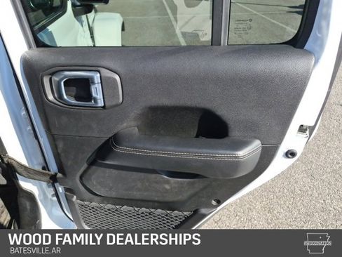 Used 2021 Jeep Wrangler Unlimited Sahara 4xe image 30