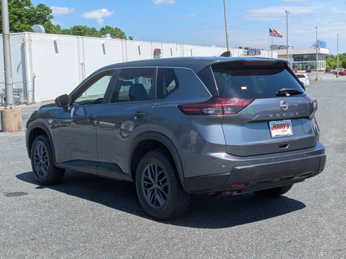 Used 2024 Nissan Rogue S FWD image 6
