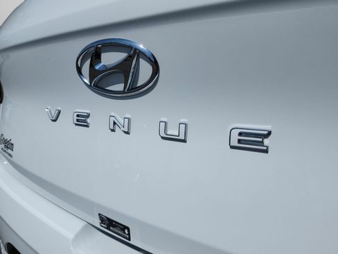 Certified 2026 Hyundai Venue SEL FWD image 32