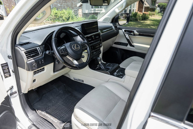 Used 2023 Lexus GX 460 Luxury w/ Sport Design Package AWD/4WD image 37