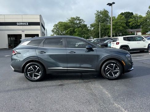 New 2025 Kia Sportage LX image 2