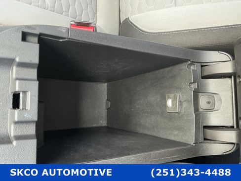 Used 2019 Chevrolet Equinox LS FWD image 25