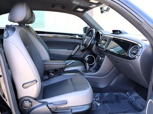 Used 2013 Volkswagen Beetle TDI FWD image 15