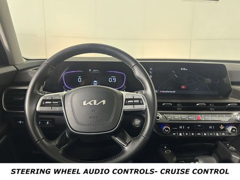Certified 2025 Kia Telluride S image 9