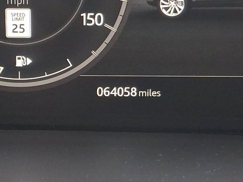 Used 2020 Land Rover Discovery HSE image 21