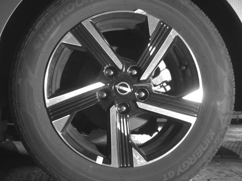 Used 2025 Nissan Sentra SV FWD image 14