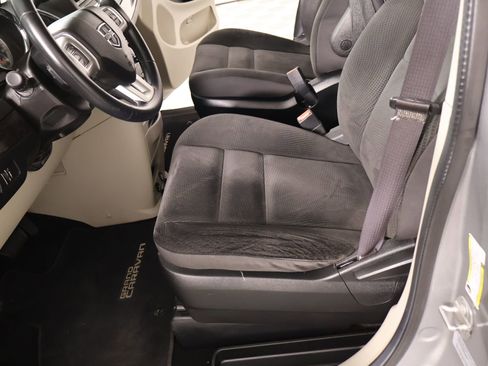 Used 2017 Dodge Grand Caravan SE w/ Power Window Group FWD image 10