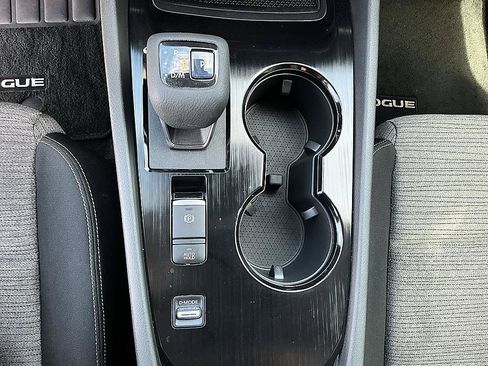 Used 2021 Nissan Rogue SV FWD image 19